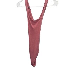 WAYF Womens Rose Pink Metallic Ribbed Bodysuit Small Open Back Criss Cross Strap